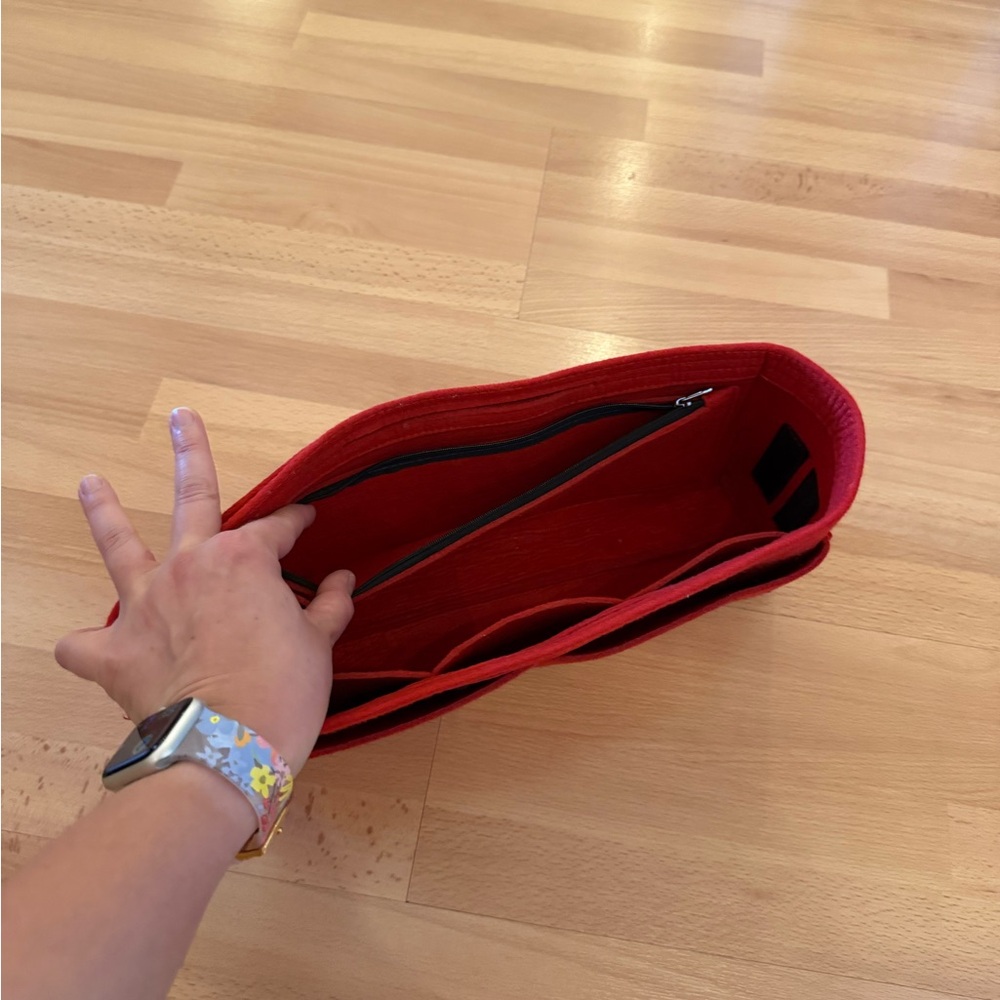 Amazon Red Storage Organizer - Picture 8 of 9